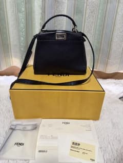 kiki様専用【美品】FENDI ピーカブー ミニ ブラック ショルダーバッグのサムネイル