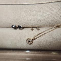 ミルフローラ　K10YGダイヤモンドネックレス+ピアス3点セット ミルフローラ K10YGダイヤモンドネックレス+ピアス3点セット - メルカリ