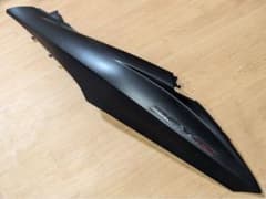 ホンダ純正 PCX150 KF12 マットブラック 左 リヤサイドカウルカバーのサムネイル