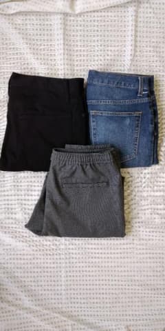 GUのパンツ3点まとめ売りのサムネイル