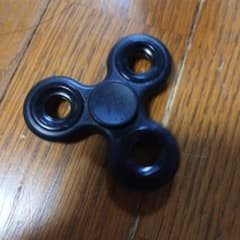 ハンドスピナー ブラック 3枚羽のサムネイル