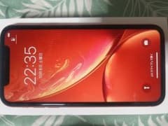 iPhone XR Coral 64 GB 画面割れのサムネイル