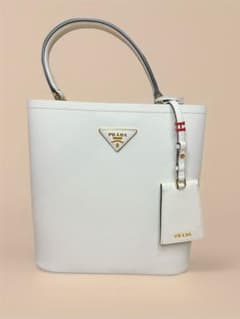 PRADA ハンドバッグ サフィアーノレザー ホワイト - メルカリ