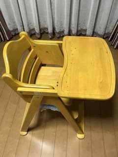 カトージ　木製　ハイチェア　ベビーチェアのサムネイル