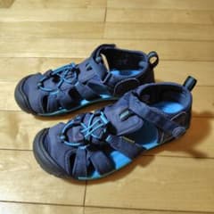 KEEN キッズ サンダル ネイビー ブルー 23.5cmのサムネイル
