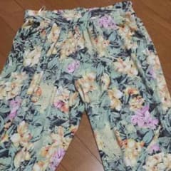 りんな様専用！！！花柄サルエルパンツのサムネイル