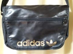 adidas　大きめ　ショルダーバッグ　斜め掛けのサムネイル