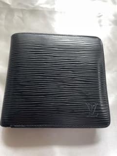 【ルイヴィトン・エピ・BLACK⭐︎二つ折財布】メンズ＆レディースのサムネイル