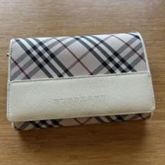 Burberry チェック柄 二つ折り財布　箱付きのサムネイル