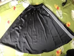 アディダス　ロングスカートのサムネイル