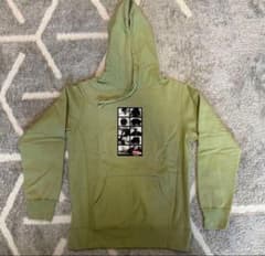 Supreme グラフィックパーカー オリーブのサムネイル