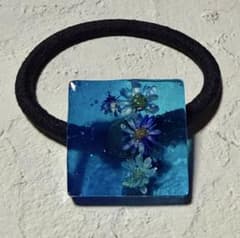ボタニカル】ハンドメイド レジンヘアゴムスクエア ブルー 花