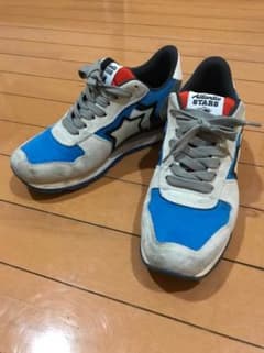 スニーカーのサムネイル