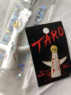 岡本太郎　太陽の塔　ストラップ　ピンブローチのサムネイル