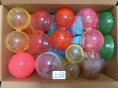 ガチャ空カプセル まとめ売り　32個のサムネイル