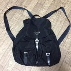 プラダ リュックのサムネイル