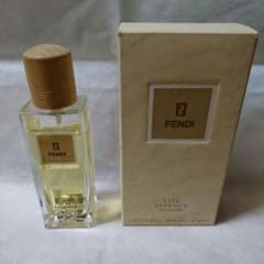 【断捨離中】FENDI ライフ エッセンス 香水 30mlのサムネイル