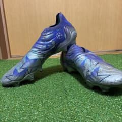 adidas サッカーシューズ ハイカット 青紫のサムネイル