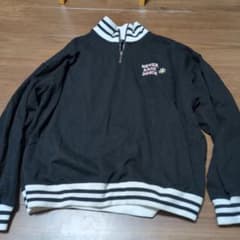 NEVER BACK DOWN ハーフジップ スウェットのサムネイル