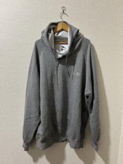 MAISON KITSUNÉ and wander グレー パーカーのサムネイル