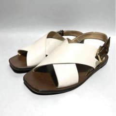 【美品】ジミーチュウ　フラットレザーサンダル ジミーチュウ JIMMY CHOO レザーサンダル クロスストラップ 白 35