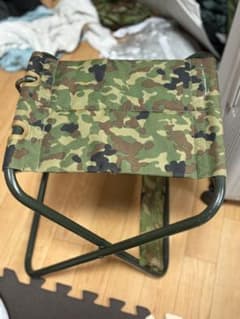 迷彩デザイン折りたたみチェアのサムネイル