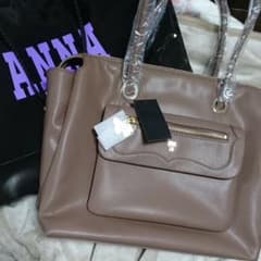 新品タグ付き ANNA SUIカバンのサムネイル