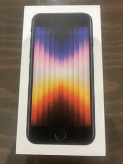 Apple iPhone SE 本体 ブラックのサムネイル