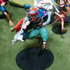ワンピースフィギュアのサムネイル