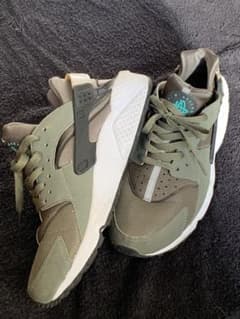最終値下げ　NIKE AIR HUARACHE ナイキ　エア　ハラチ　27cmのサムネイル