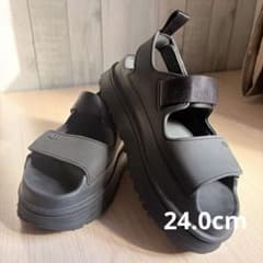 UGG ゴールデングロウ サンダル 24 7サイズ - メルカリ