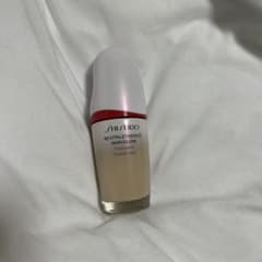 資生堂　REVITAL ESSENCE SKIN GLOW 130 Opalのサムネイル