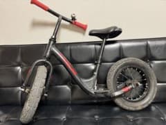TREK トレック キックバイク / ランニングバイク ブラック×レッド TREK トレック キックバイク / ランニングバイク ブラック×レッド