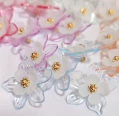 ハンドメイド コネクターチャーム アクリルビーズ お花 20個 - メルカリ