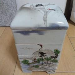 重箱 鶴 　金彩　松　富士　陶磁器　 重箱　段重 吉祥 縁起 ビンテージ明治時代 重箱 鶴 金彩 松 富士 陶磁器 重箱 段重 吉祥 縁起 ビンテージ明治時代