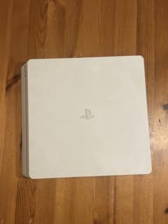 PlayStation 4 本体 ホワイト 500GBのサムネイル