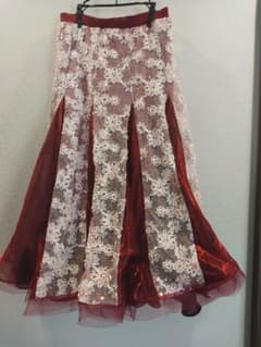 フレアスカート 赤と白 花柄 レッスンウェア お値下げしました！！のサムネイル