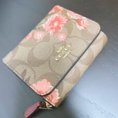 COACH 三つ折財布のサムネイル