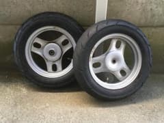 クレアスクーピー　純正ホイールタイヤセットのサムネイル