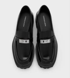 CHARLES&KEITH ローファーのサムネイル