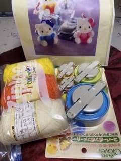 ハローキティ ポンポン手芸セット 毛糸とメーカーのサムネイル
