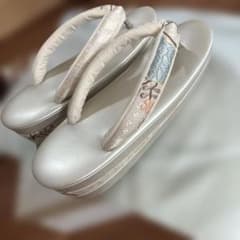 草履 シルバー 厚底 刺繍鼻緒 礼装用　Sサイズのサムネイル