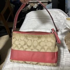ヒ*リ様 Coach ロゴ入りハンドバッグ ベージュ/ピンクのサムネイル