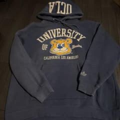 M*R様 激レア‼️期間限定‼️UCLA カレッジロゴ 刺繍 プルオーバーパーカのサムネイル