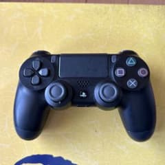 PS4 ワイヤレスコントローラー 黒と白ピンクのサムネイル