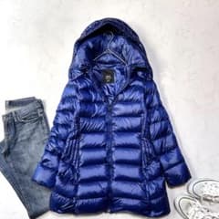 極美品！タトラス21年モデル　ダウンコート　バビラ　濃紺ネイビー2WAY S 極美品 BABILA タトラス バビラ ダウンコート 2way ネイビー 01 - メルカリ