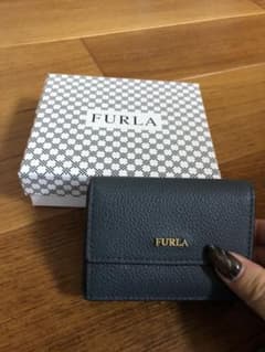 furla三つ折り財布のサムネイル