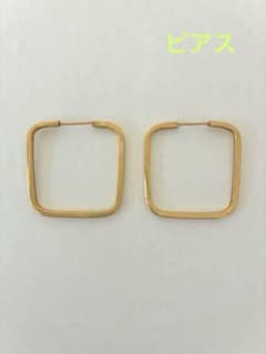 ゴールド スクエア型ピアスのサムネイル