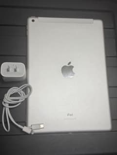 iPad (第9世代) セルラーモデル 64GB シルバー - メルカリ