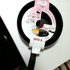 T-FAL の未使用のフライパンでピンクです！25センチですのサムネイル